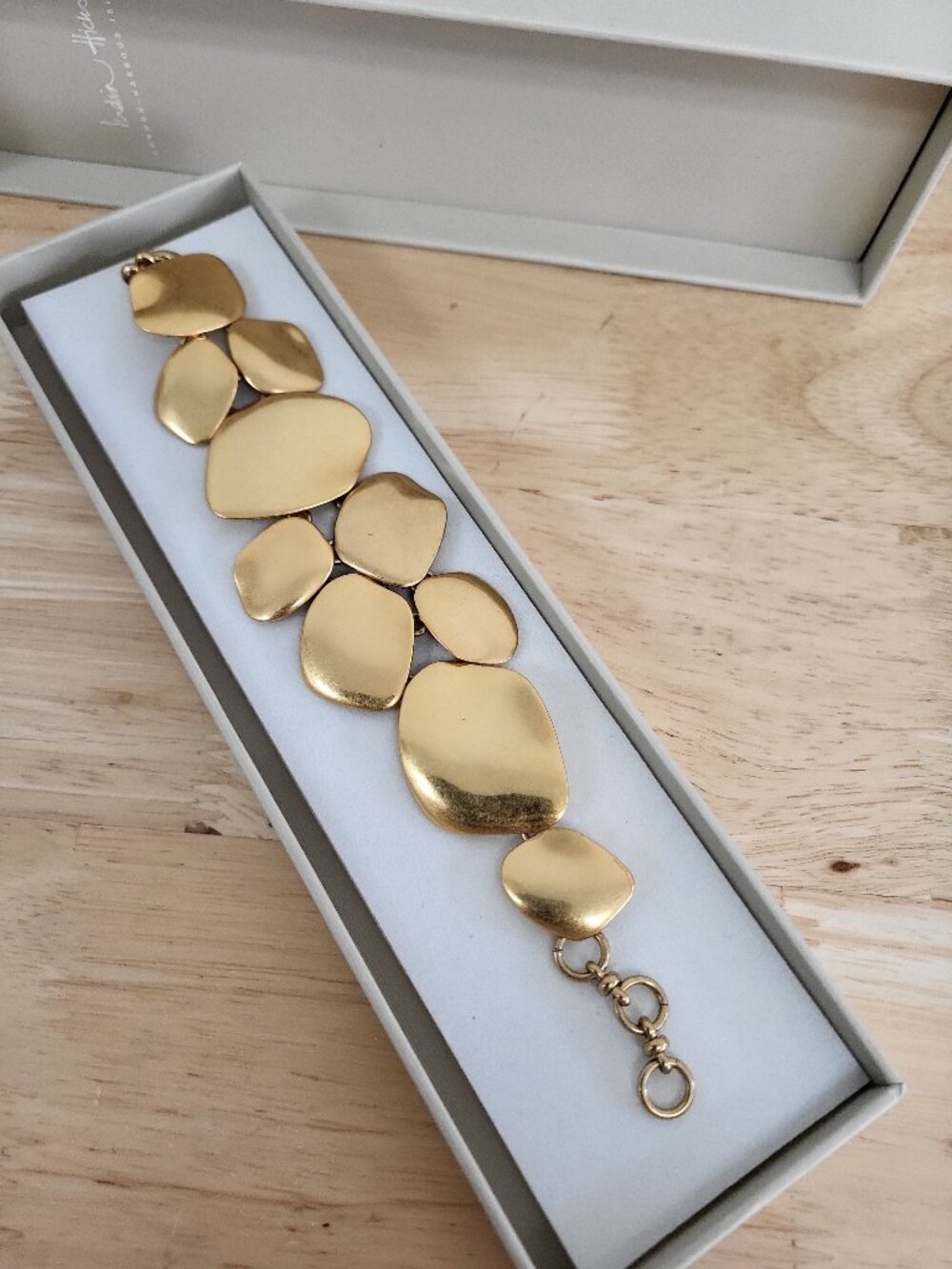 India Hicks Skimming Stone bracelet, Gold NIB